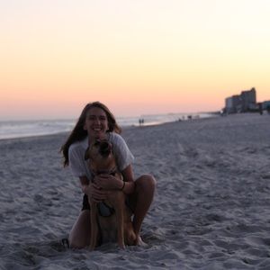 Meet your Posher, Claire